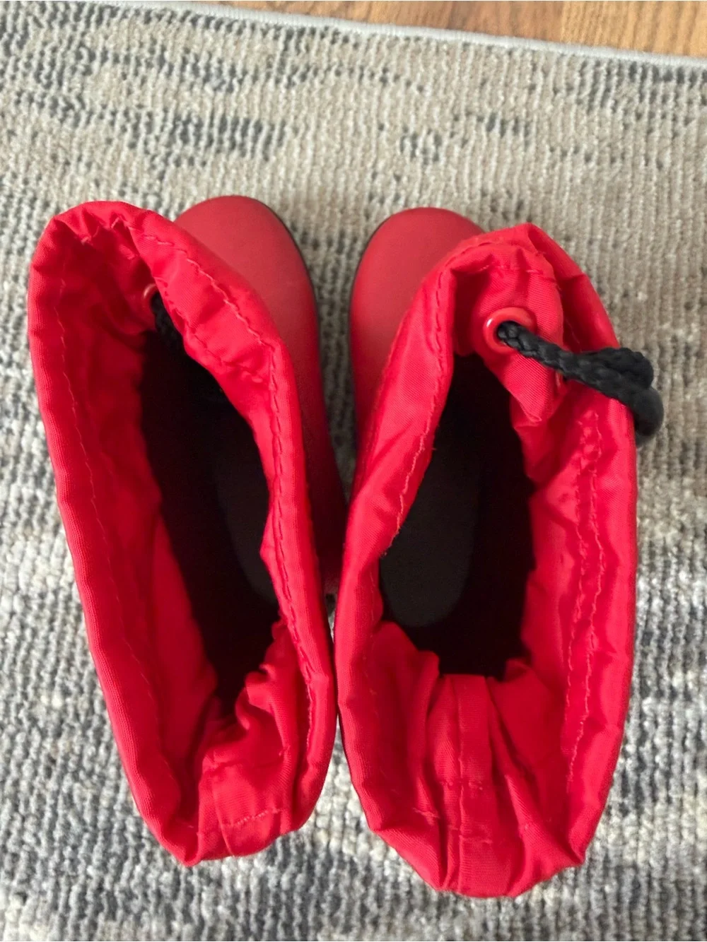 Moschino bold red
